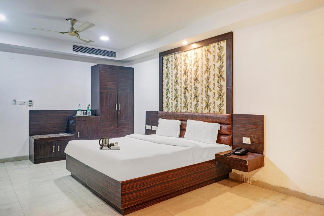 Oyo Townhouse 748 Hotel Parth Paradise Ghaziabad Extérieur photo
