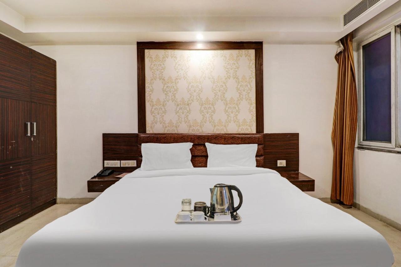 Oyo Townhouse 748 Hotel Parth Paradise Ghaziabad Extérieur photo