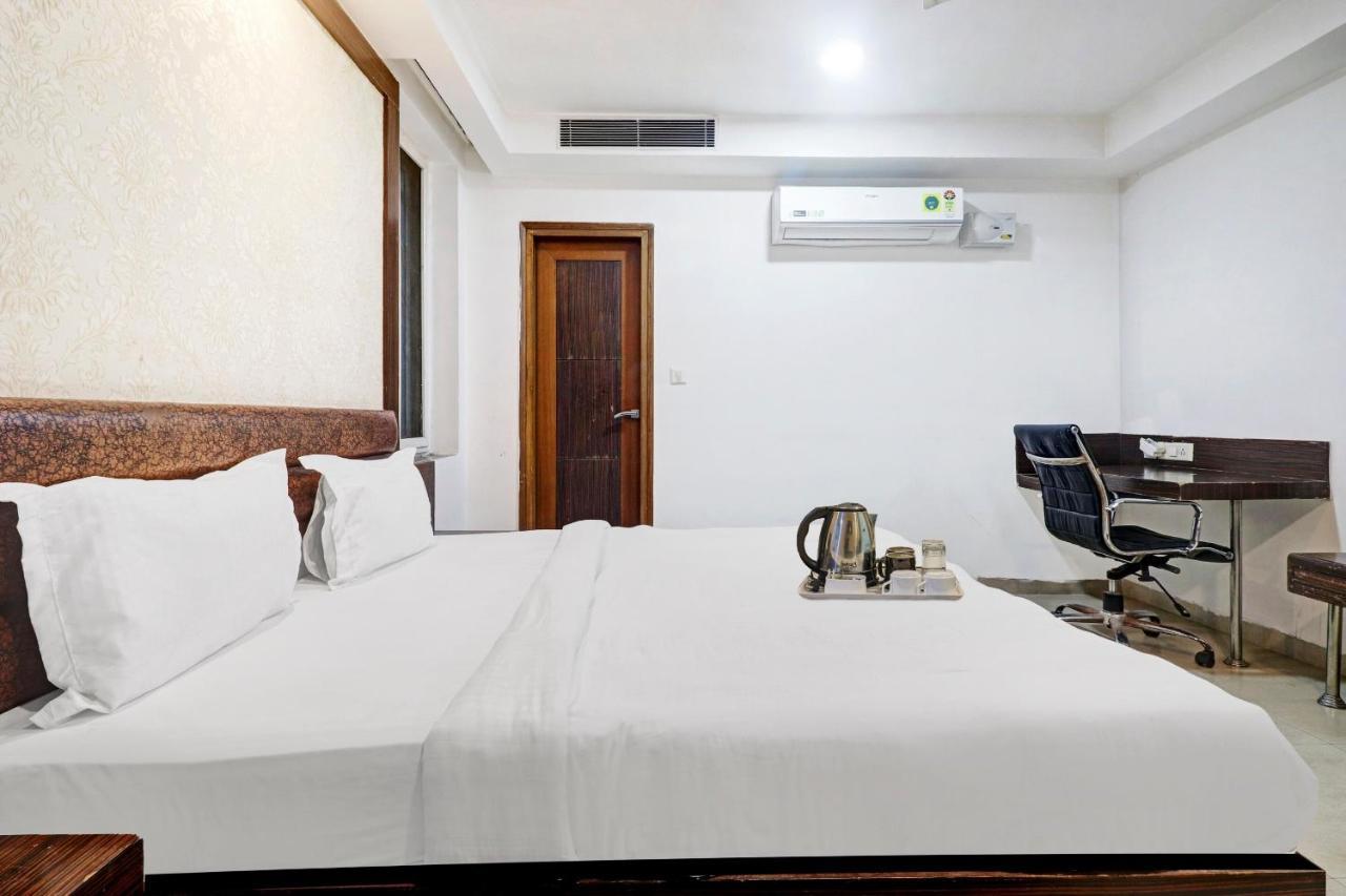 Oyo Townhouse 748 Hotel Parth Paradise Ghaziabad Extérieur photo