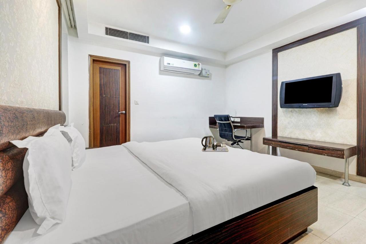 Oyo Townhouse 748 Hotel Parth Paradise Ghaziabad Extérieur photo