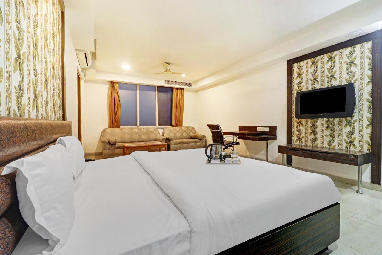 Oyo Townhouse 748 Hotel Parth Paradise Ghaziabad Extérieur photo