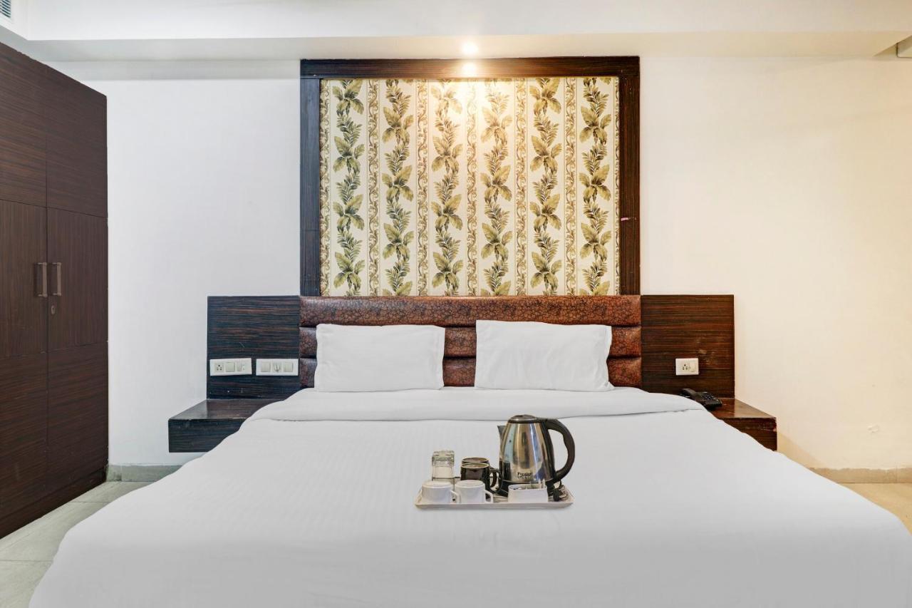 Oyo Townhouse 748 Hotel Parth Paradise Ghaziabad Extérieur photo