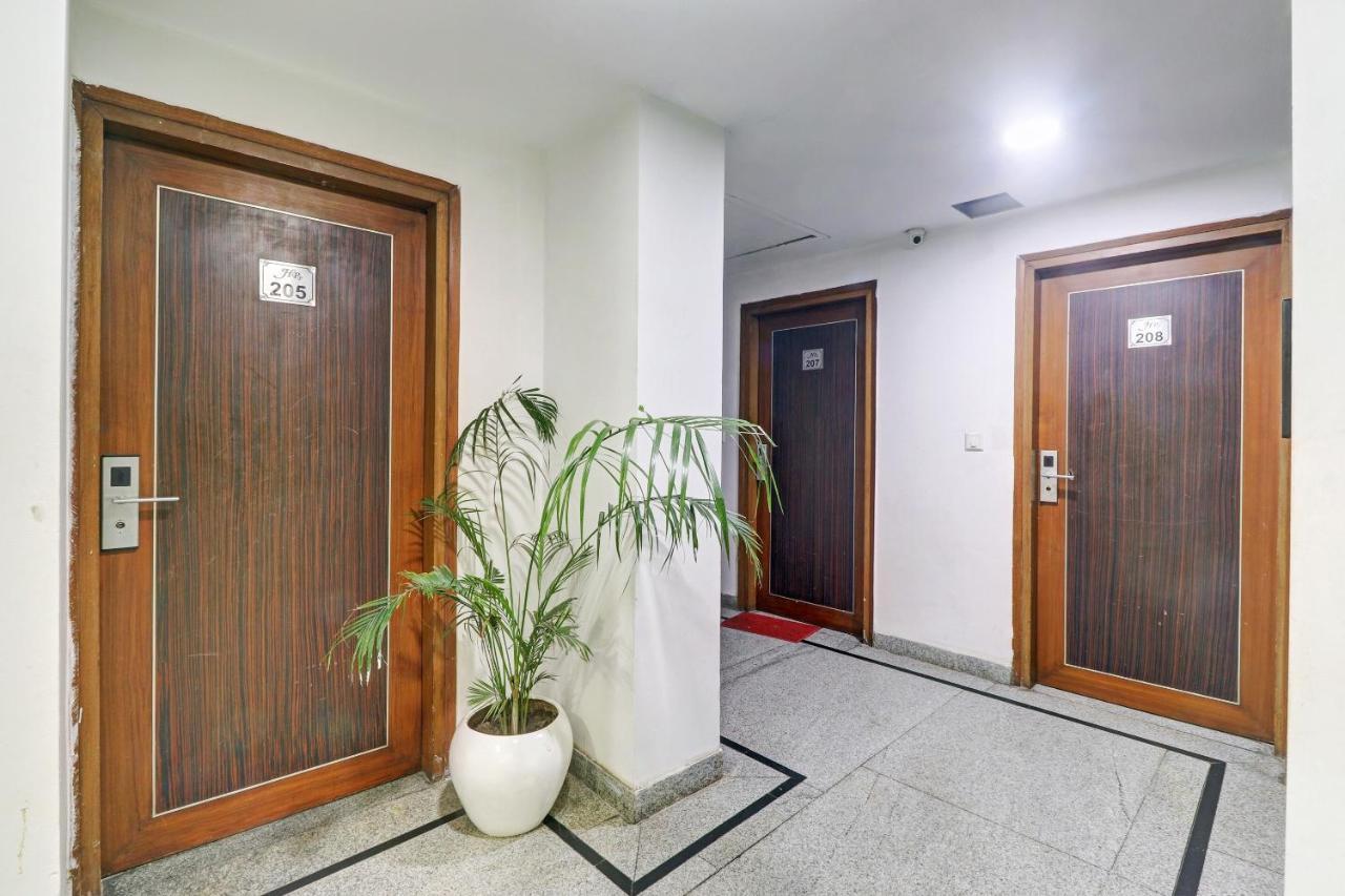 Oyo Townhouse 748 Hotel Parth Paradise Ghaziabad Extérieur photo