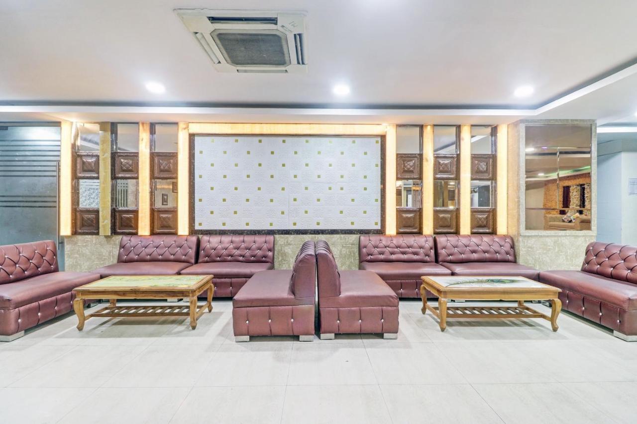 Oyo Townhouse 748 Hotel Parth Paradise Ghaziabad Extérieur photo