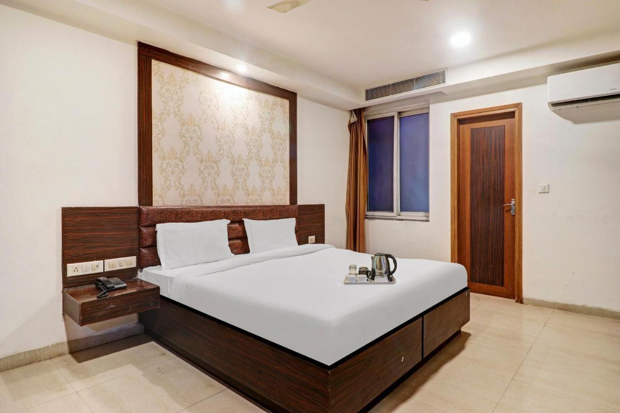 Oyo Townhouse 748 Hotel Parth Paradise Ghaziabad Extérieur photo