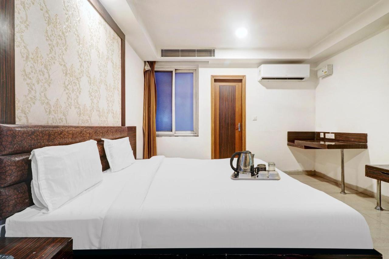 Oyo Townhouse 748 Hotel Parth Paradise Ghaziabad Extérieur photo