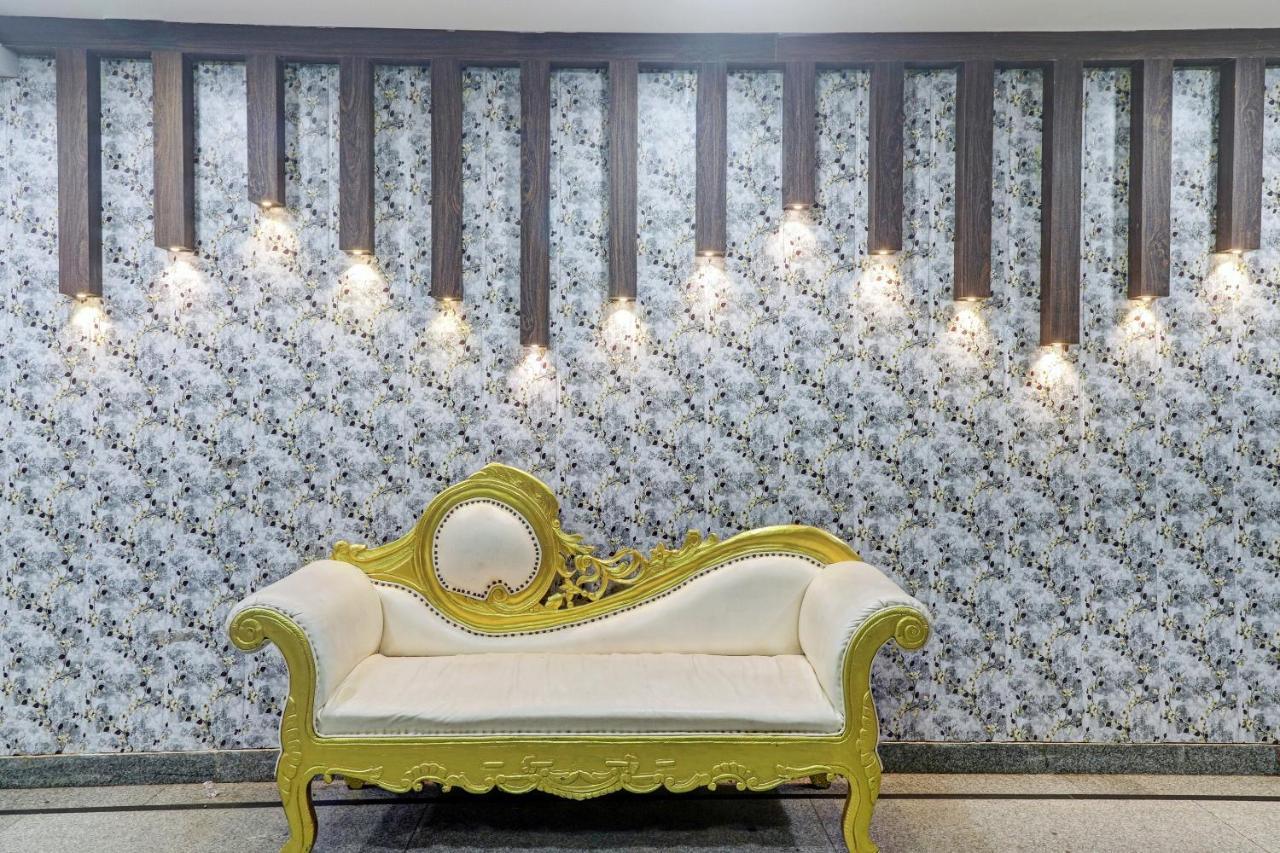 Oyo Townhouse 748 Hotel Parth Paradise Ghaziabad Extérieur photo