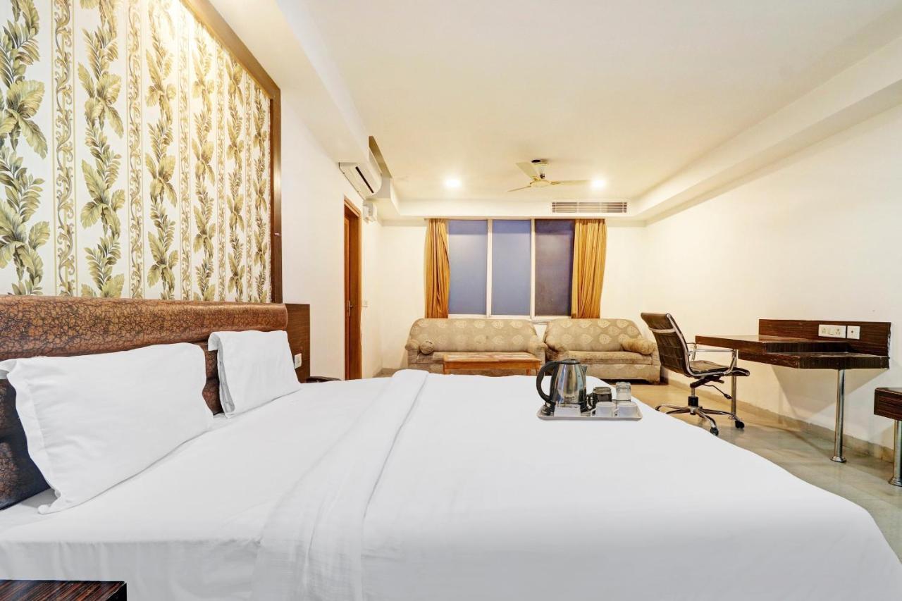 Oyo Townhouse 748 Hotel Parth Paradise Ghaziabad Extérieur photo